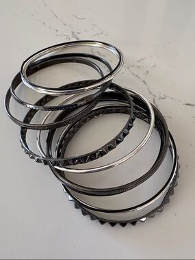 Stackable Black and Silver Bangle Bracelet Set - Women Accessories